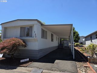 13640 Se HIGHWAY 212 123, Clackamas, OR 97015