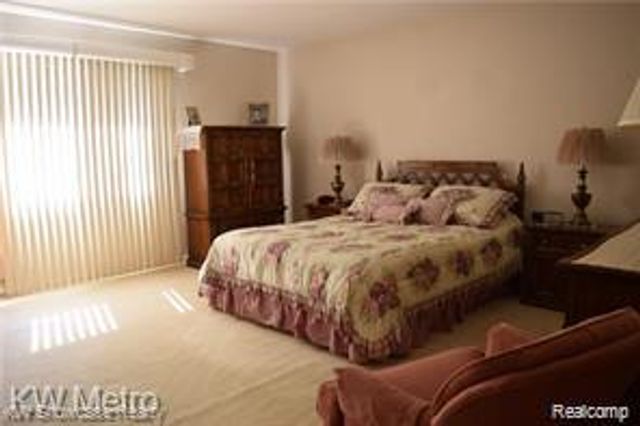 37270 Chesapeake Road, Farmington Hills, MI 48335