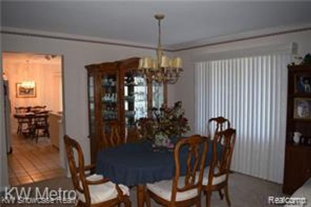 37270 Chesapeake Road, Farmington Hills, MI 48335