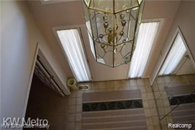 37270 Chesapeake Road, Farmington Hills, MI 48335