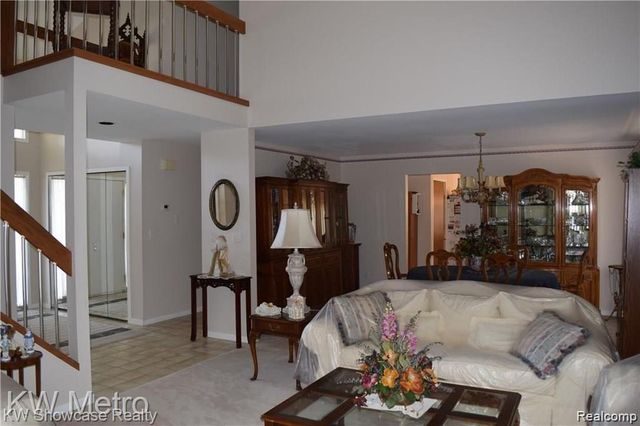 37270 Chesapeake Road, Farmington Hills, MI 48335