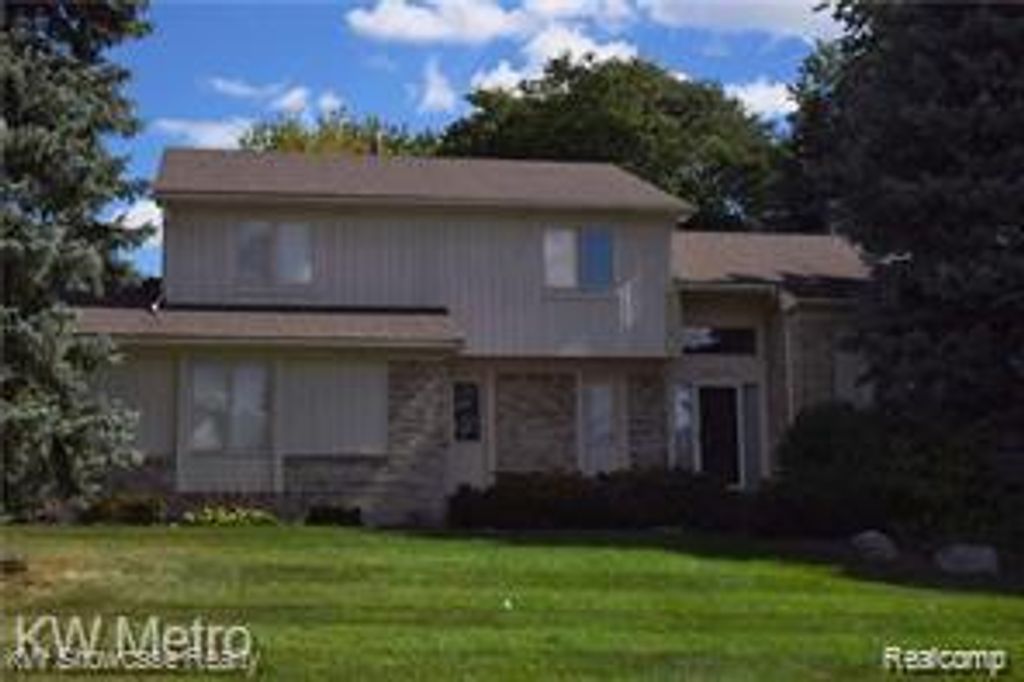 37270 Chesapeake Road, Farmington Hills, MI 48335