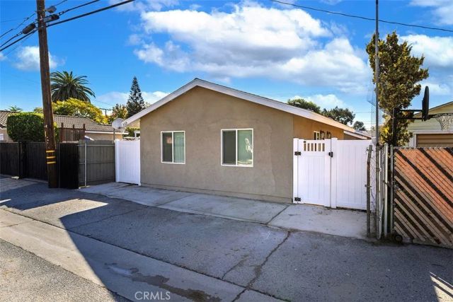 2013 Walnut, La Verne, CA 91750