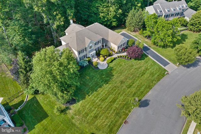 7 SHADY BROOK LN, Cranbury, NJ 08512