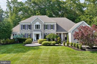 7 SHADY BROOK LN, Cranbury, NJ 08512