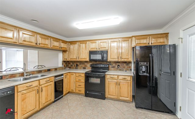 700 Reynolds Street, Springhill, LA 71075