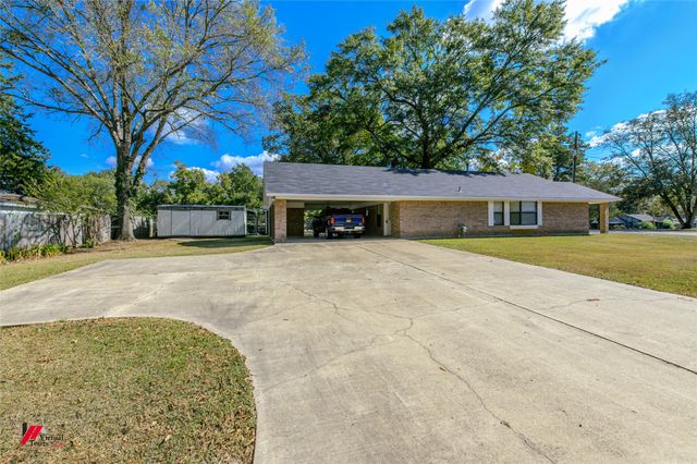 700 Reynolds Street, Springhill, LA 71075