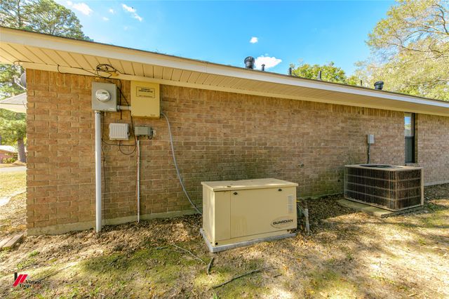 700 Reynolds Street, Springhill, LA 71075
