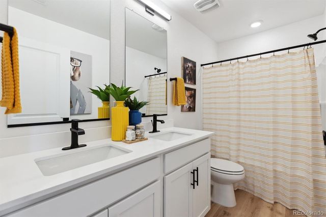 658 N Ukraine Street, Aurora, CO 80018