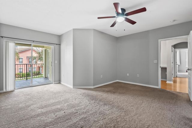 166 SW Peacock Boulevard 34-201, Port St Lucie, FL 34986