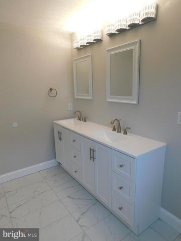 51 HIGHBRIDGE LN, West Deptford, NJ 08086