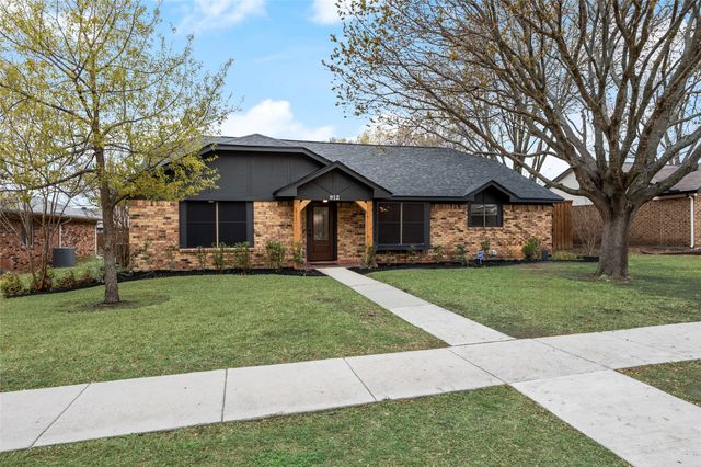 912 Sandhurst Drive, Plano, TX 75025