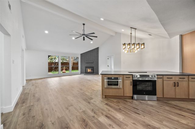 912 Sandhurst Drive, Plano, TX 75025