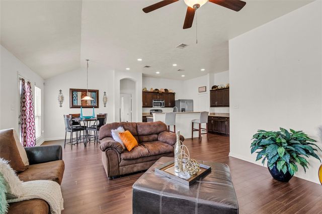 212 Boulder Drive, Navasota, TX 77868