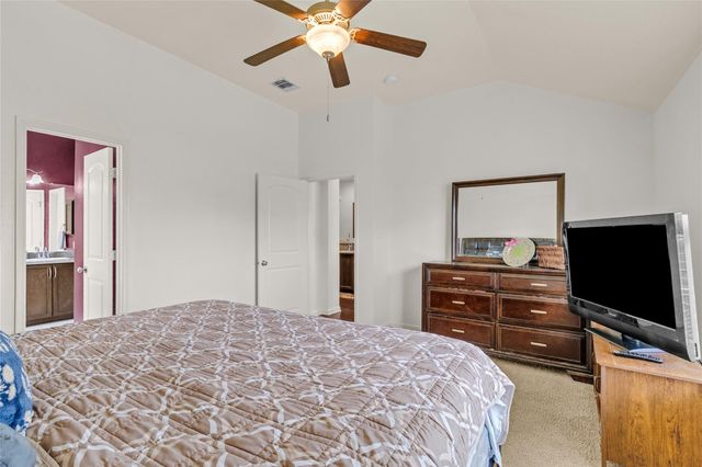 212 Boulder Drive, Navasota, TX 77868
