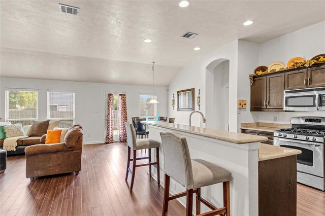 212 Boulder Drive, Navasota, TX 77868