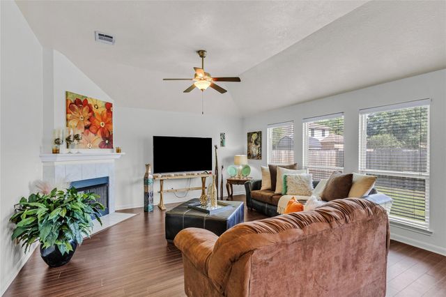 212 Boulder Drive, Navasota, TX 77868