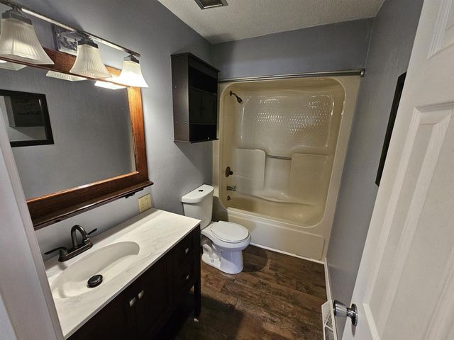 302 Marteeny, Mt Vernon, IL 62864