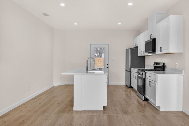 2112 W 13th Avenue, Corsicana, TX 75110