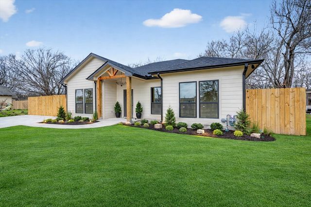 2112 W 13th Avenue, Corsicana, TX 75110