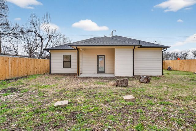 2112 W 13th Avenue, Corsicana, TX 75110