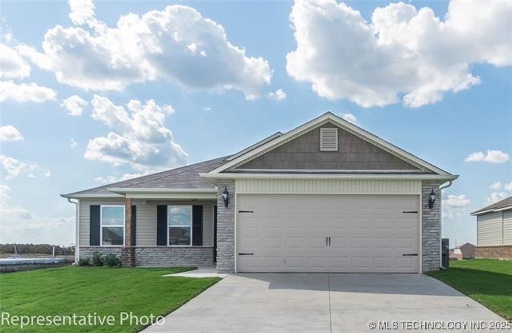 1105 W Lawton Road, Claremore, OK 74019