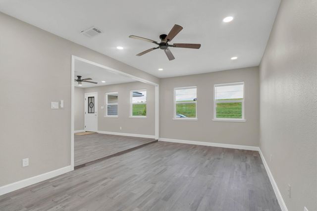 713 Scarborough Lane, Pasadena, TX 77506