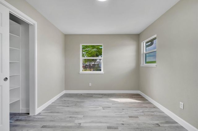 713 Scarborough Lane, Pasadena, TX 77506