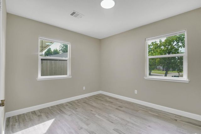 713 Scarborough Lane, Pasadena, TX 77506