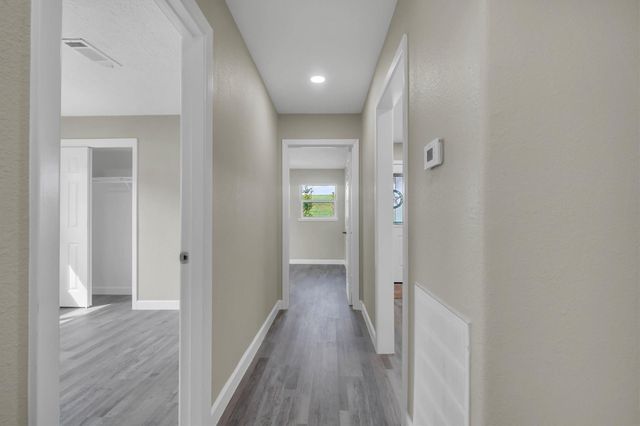 713 Scarborough Lane, Pasadena, TX 77506