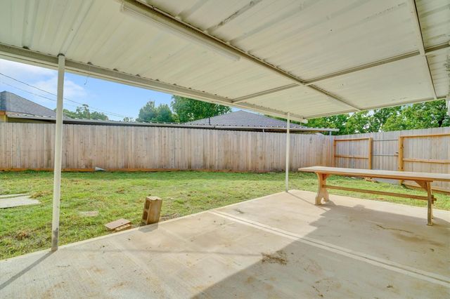 713 Scarborough Lane, Pasadena, TX 77506