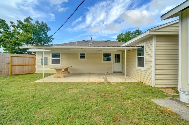 713 Scarborough Lane, Pasadena, TX 77506