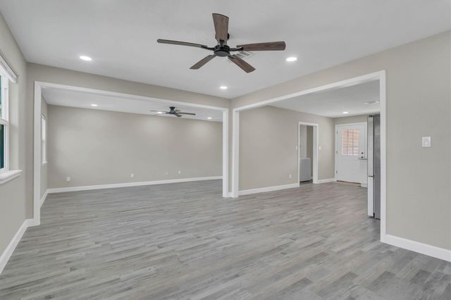 713 Scarborough Lane, Pasadena, TX 77506