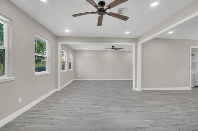 713 Scarborough Lane, Pasadena, TX 77506