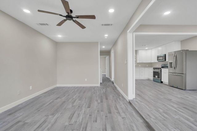 713 Scarborough Lane, Pasadena, TX 77506