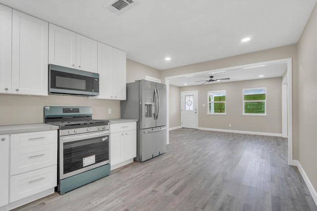 713 Scarborough Lane, Pasadena, TX 77506