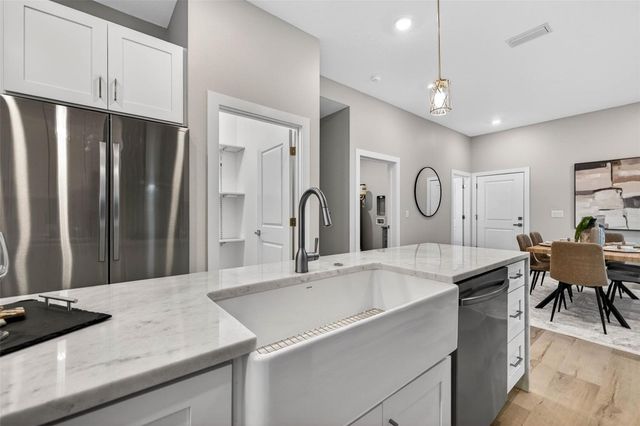 2540 34TH AVENUE N, St Petersburg, FL 33713