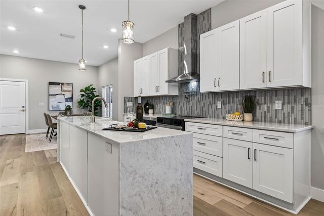 2540 34TH AVENUE N, St Petersburg, FL 33713