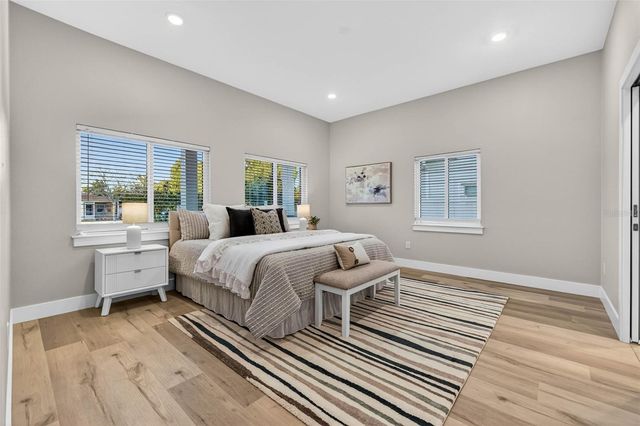 2540 34TH AVENUE N, St Petersburg, FL 33713