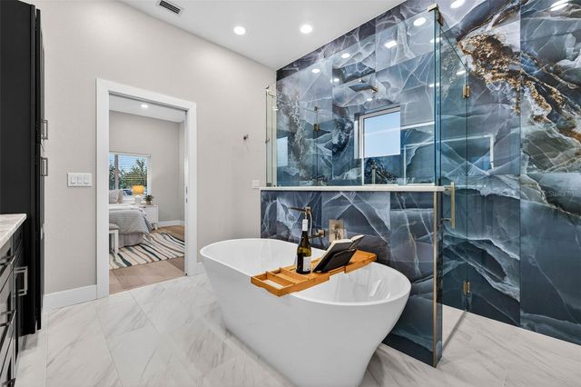 2540 34TH AVENUE N, St Petersburg, FL 33713