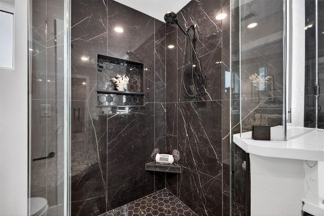 2540 34TH AVENUE N, St Petersburg, FL 33713