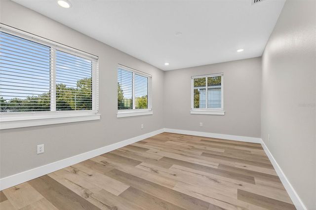 2540 34TH AVENUE N, St Petersburg, FL 33713