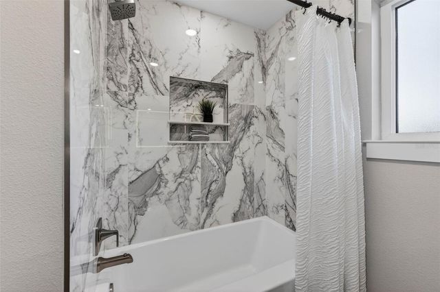 2540 34TH AVENUE N, St Petersburg, FL 33713