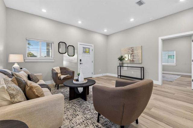 2540 34TH AVENUE N, St Petersburg, FL 33713