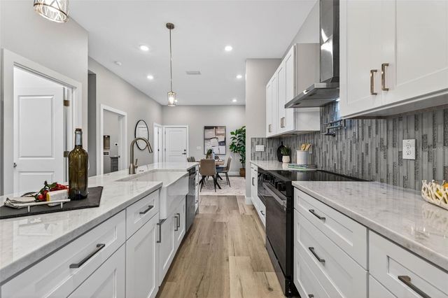 2540 34TH AVENUE N, St Petersburg, FL 33713