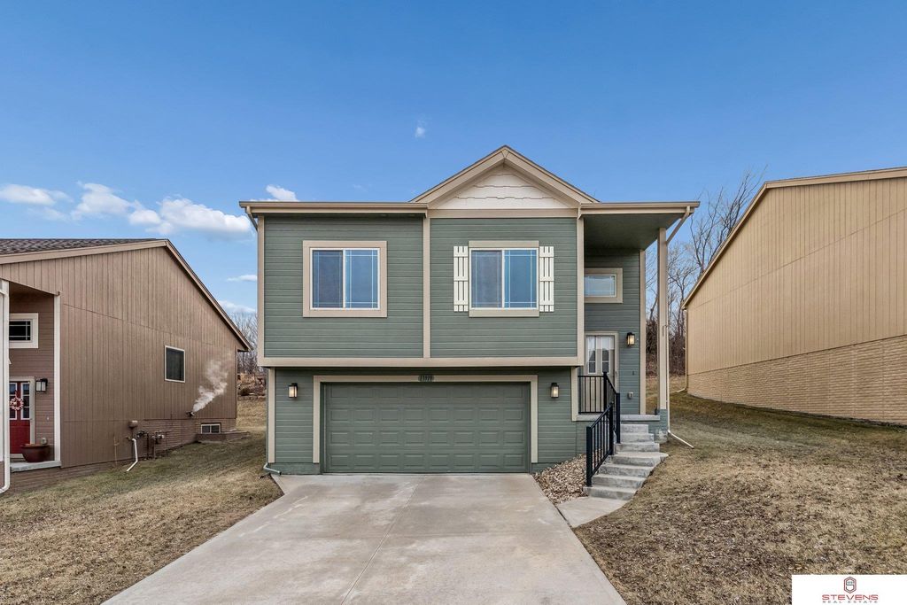 13919 Wood Valley Drive, Omaha, NE 68142