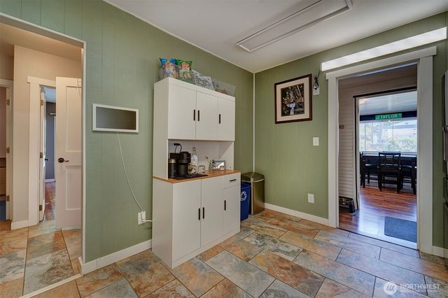 1112 N Cambrian Avenue, Bremerton, WA 98312