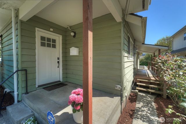 1112 N Cambrian Avenue, Bremerton, WA 98312