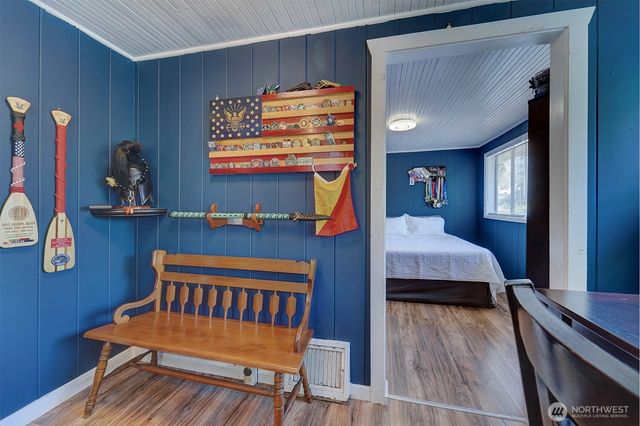 1112 N Cambrian Avenue, Bremerton, WA 98312