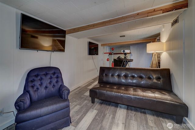 1112 N Cambrian Avenue, Bremerton, WA 98312